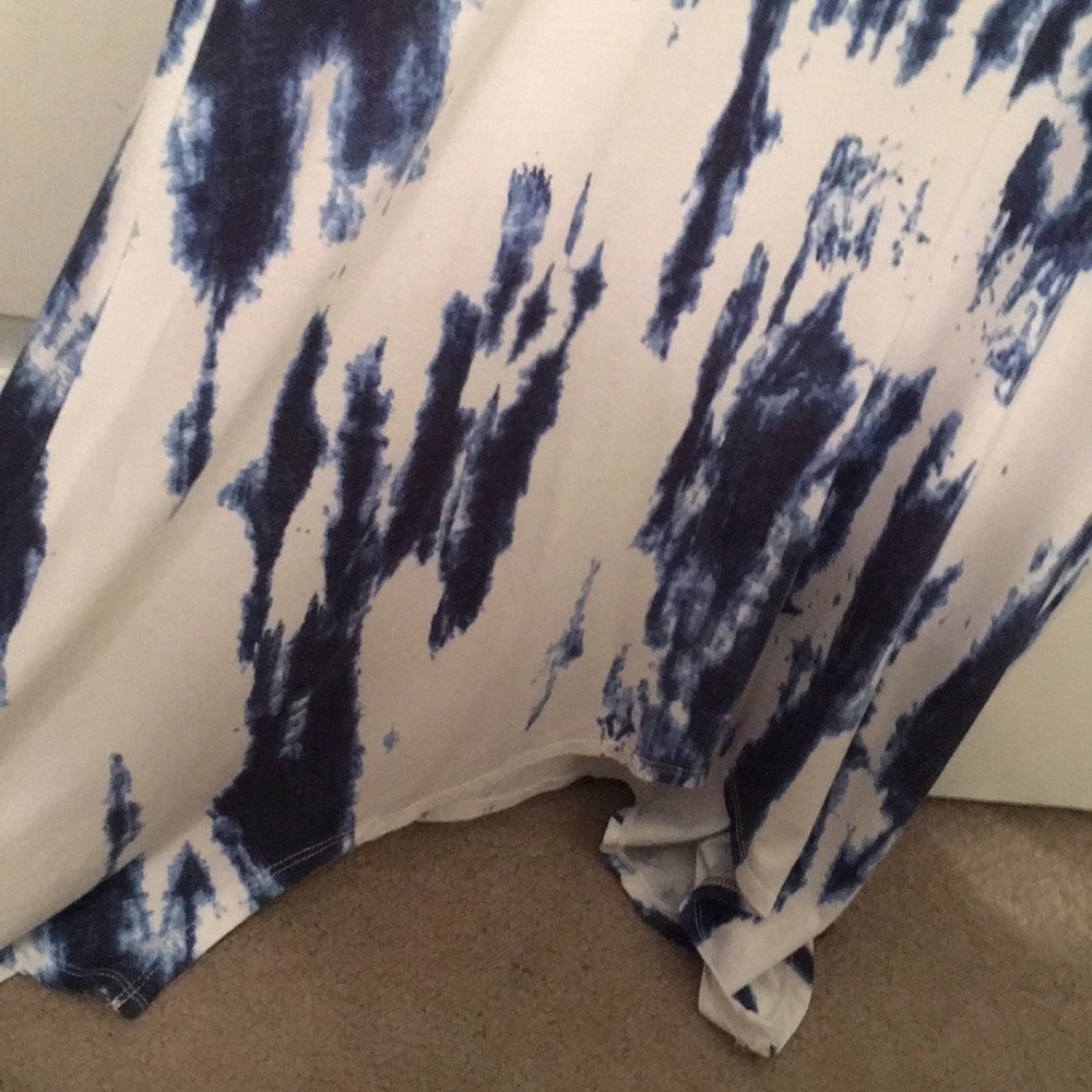 Blue & white tie dye flowy shirt  - Picture 4 of 4